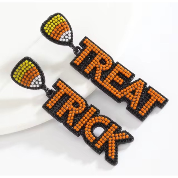 Halloween Earrings Trick or Treat Candy Corn Bead Drop Dangle Fun New - Picture 1 of 4